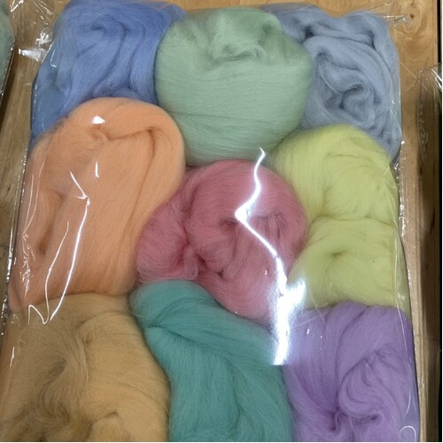DHG 19 Micron Wool Tops Sampler - 9 Selected Colours PASTELS