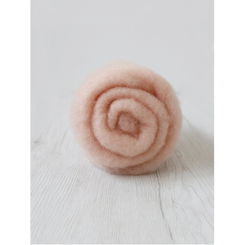 DHG 28 micron Carded Wool Batts HOLLYHOCK [SIZE: 50gm]